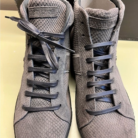 Roberto Cavalli Gray Textured High-Top Sneakers - Picture 3 of 6
